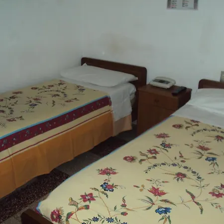 Bed and Breakfast Mirage Μεσίνα