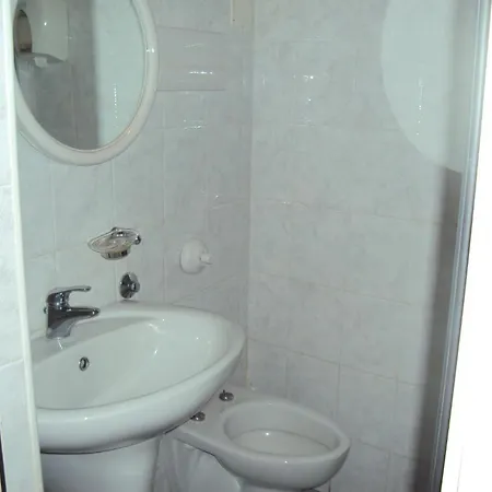 Mirage Bed & Breakfast 2*