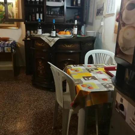 Mirage Bed and Breakfast 2*